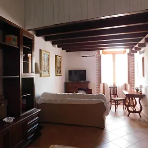 Piccioccus De Crobi Apartment