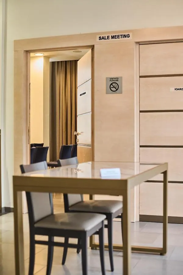 Hotel Da Vinci 4*,  Italy