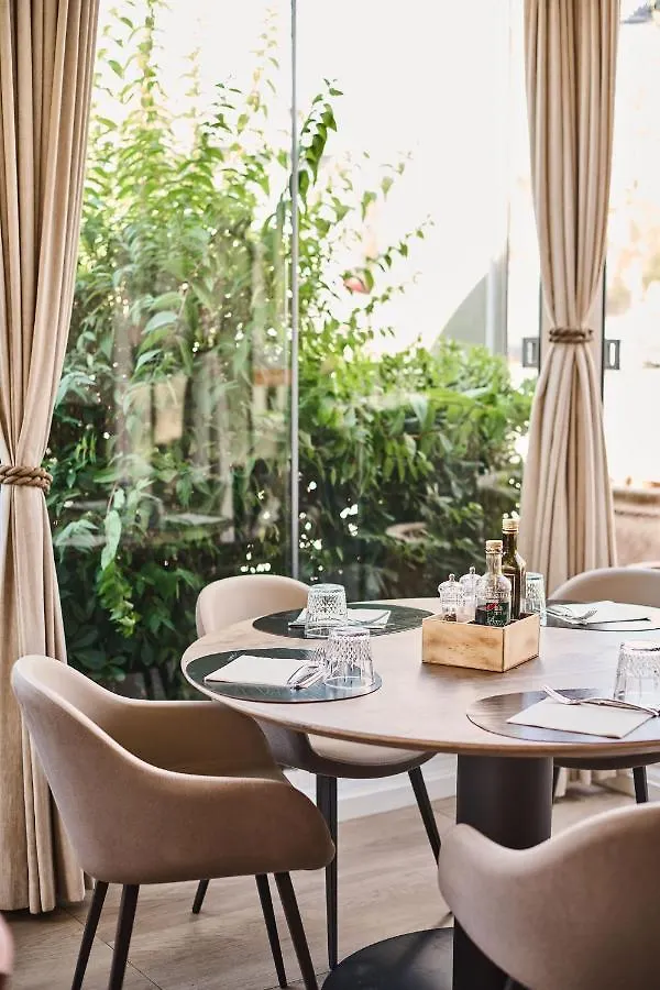 Hotel Da Βίντσι 4*,  Ιταλία